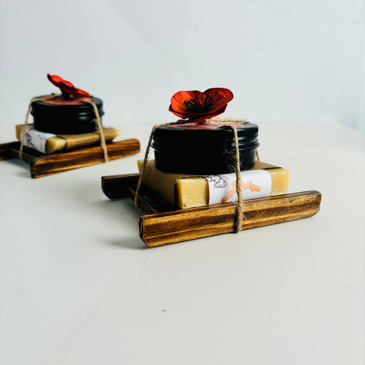 Turmeric Glow Gift Set – Natural Soap Slice, Lotion Bar & Wooden Soap Dish ✨