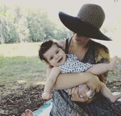 Founder of Ava Quinn's Soap Shop with her daughter