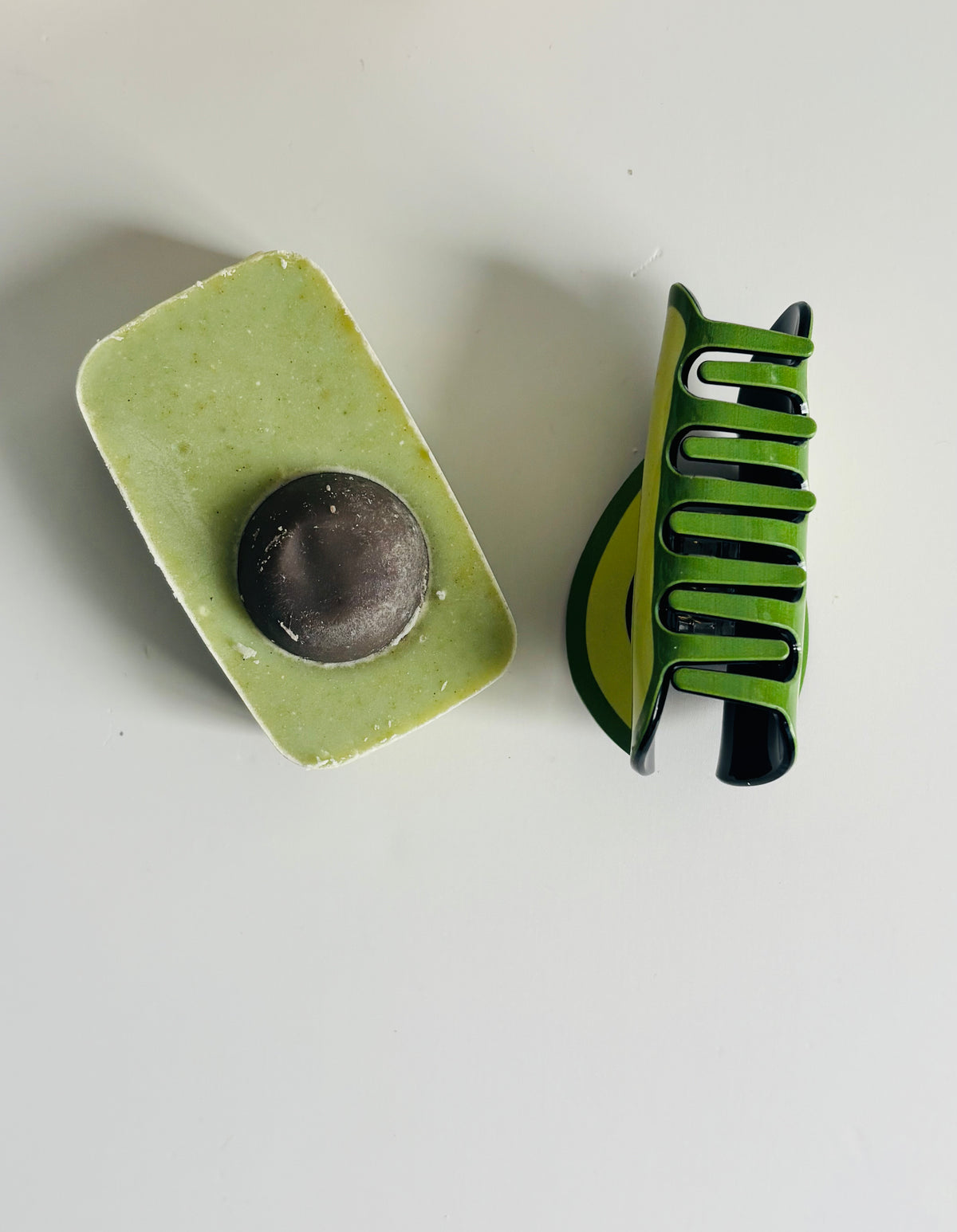 Avocado Shampoo Bar Set – Vegan Solid Shampoo Shaped Like an Avocado + Avo-caDO Hair Clip
